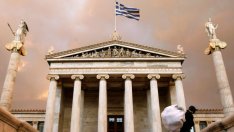 Годините на кризата са свили богатството на гърците с 40%