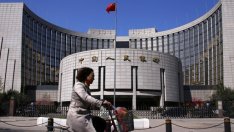 Регулаторите в Китай обмислят понижение на минималните резерви на банките