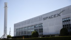 Starlink влиза в битка с мобилните оператори в САЩ с придобиването на радиочестотен спектър