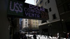 Кризите в Аржентина и Турция заплашат да погълнат нововъзникващите пазари