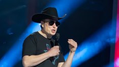 Мъск обмисля въвеждането на такси за Twitter