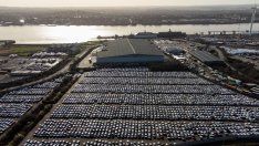 Великобритания ще строи нов терминал, за да поеме потока от китайски електромобили