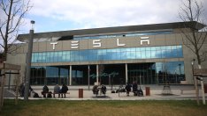 Германската фабрика на Tesla продължава да хвърля сянка върху живота в Грюнхайде