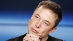Илън Мъск изтри страниците на Tesla и SpaceX от Facebook