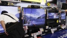 Sharp реже заплати и бонуси на служителите си