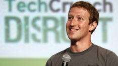 Марк Зукърбърг се опита да утеши изнервените акционери