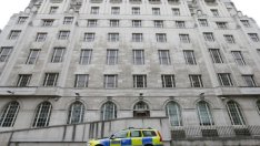 Бившата централа на Scotland Yard в Лондон ще стане луксозен хотел