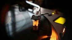 Графика на деня: Винилът - музикалният лидер отвъд стрийминг услугите