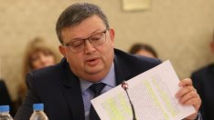 Сотир Цацаров депозира оставката си в парламента