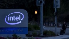 Разочароваща прогноза срина акциите на Intel