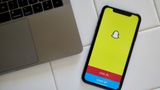 Акциите на Snap се сринаха с почти една трета след разочароващ отчет