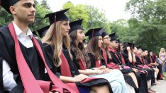 Държавата ще плаща обучението на повече студенти през новата учебна година