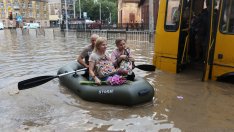 Русия не пуска ООН в наводнените райони, Швеция се опасява от атака