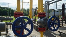 Природният газ ще оскъпи тока и парното с повече от предвиденото от КЕВР