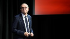 Шефът на Renault преминава в режим съкращаване на разходите след срив на акциите