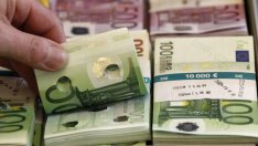 Еврото стартира със спад след изборите в Германия