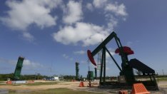 Петролът поскъпва въпреки ръста в резервите в САЩ