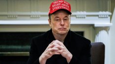 Митата на Тръмп принуждават Tesla да замрази плановете за доставка на части от Китай