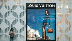 Книжата на LVMH поевтиняха с 28% за три месеца заради натиска върху луксозния сектор