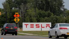 Tesla форсира дискусиите за възможното си сваляне от борсата