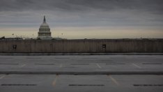 Таванът на дълга в САЩ: колко горещо ще бъде лятото?