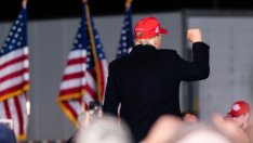 Войната в Украйна не е краят на Доналд Тръмп