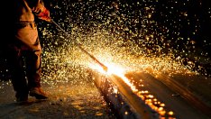 Промишленото производство в САЩ отчита минимален ръст заради по-мекото време