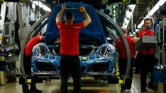 Производствената активност в Германия се свива за осми месец подред