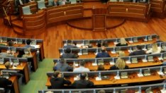Косовският парламент се саморазпусна и откри пътя за предсрочни избори
