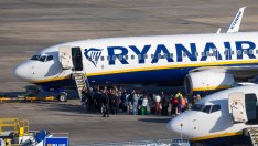 Ryanair предупреди, че някои авиокомпании може едва да оцелеят заради по-скъпите горива