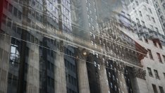 Индексите на Wall Street почти не трепват на фона на ключови икономически данни*