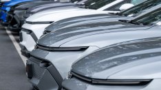 Автопроизводителие се намират в центъра на правен сблъсък между Тръмп и Калифорния