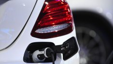 Mercedes е поредната компания, която се включва към зарядната мрежа на Tesla в САЩ