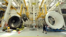 Растежът на бизнеса в еврозоната се забавя леко