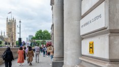 Великобритания има най-много данъци от епохата на Наполеоновите войни