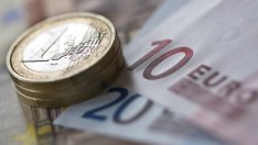 Демокрацията - по-силна или по-ощетена от кризата