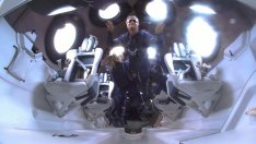 Ричард Брансън открехна вратата към космическия туризъм