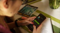 Бухалчето на Duolingo започва да преподава математика