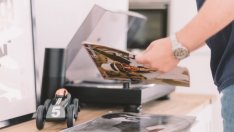 Продажбите на грамофонни плочи на Острова достигнаха 25-годишен връх