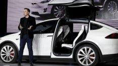 Tesla намалява цената на Model X
