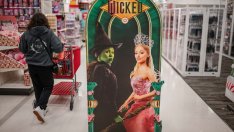 Холивуд бори кризата с фокус върху децата