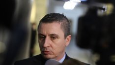 Енергийният министър не очаква поскъпване на тока след отпадане на мораториума