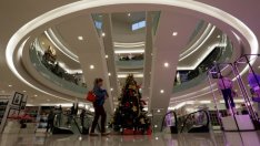 Продажбите на дребно в САЩ растат с най-бързия си темп от 6 г. около празниците