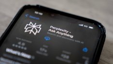 Perplexity води преговори да наложи AI браузъра си по подразбиране в смартфоните