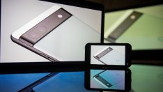 Световните продажби на смартфони и компютри ще спаднат през 2022 г.