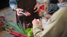 Как ще се отрази данъкът от 7% върху ваучерите за храна?