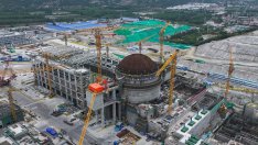 Китай одобри строителството на 11 ядрени реактора само за ден