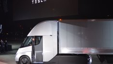 Мъск: Tesla стартира производството на Semi, първи доставки - до края на годината