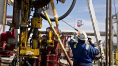 Гигантите Chevron и Exxon постигат огромни печалби от високите цени на петрола