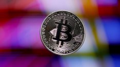 Биткойнът отново е рисков актив, не убежище